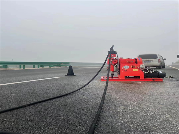 天峻马路路基路面开裂下沉注浆加固灌浆